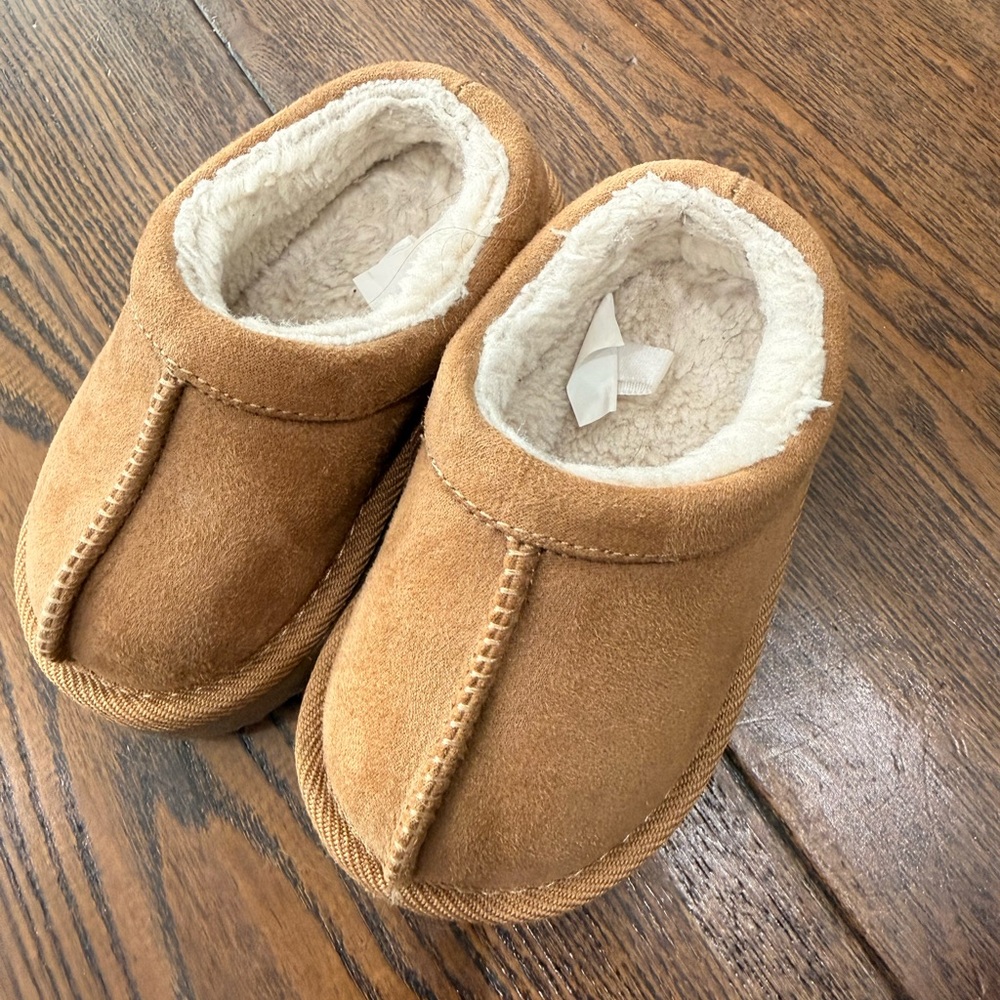Cozy Faux-Suede Lined Clog Slipper in Camel